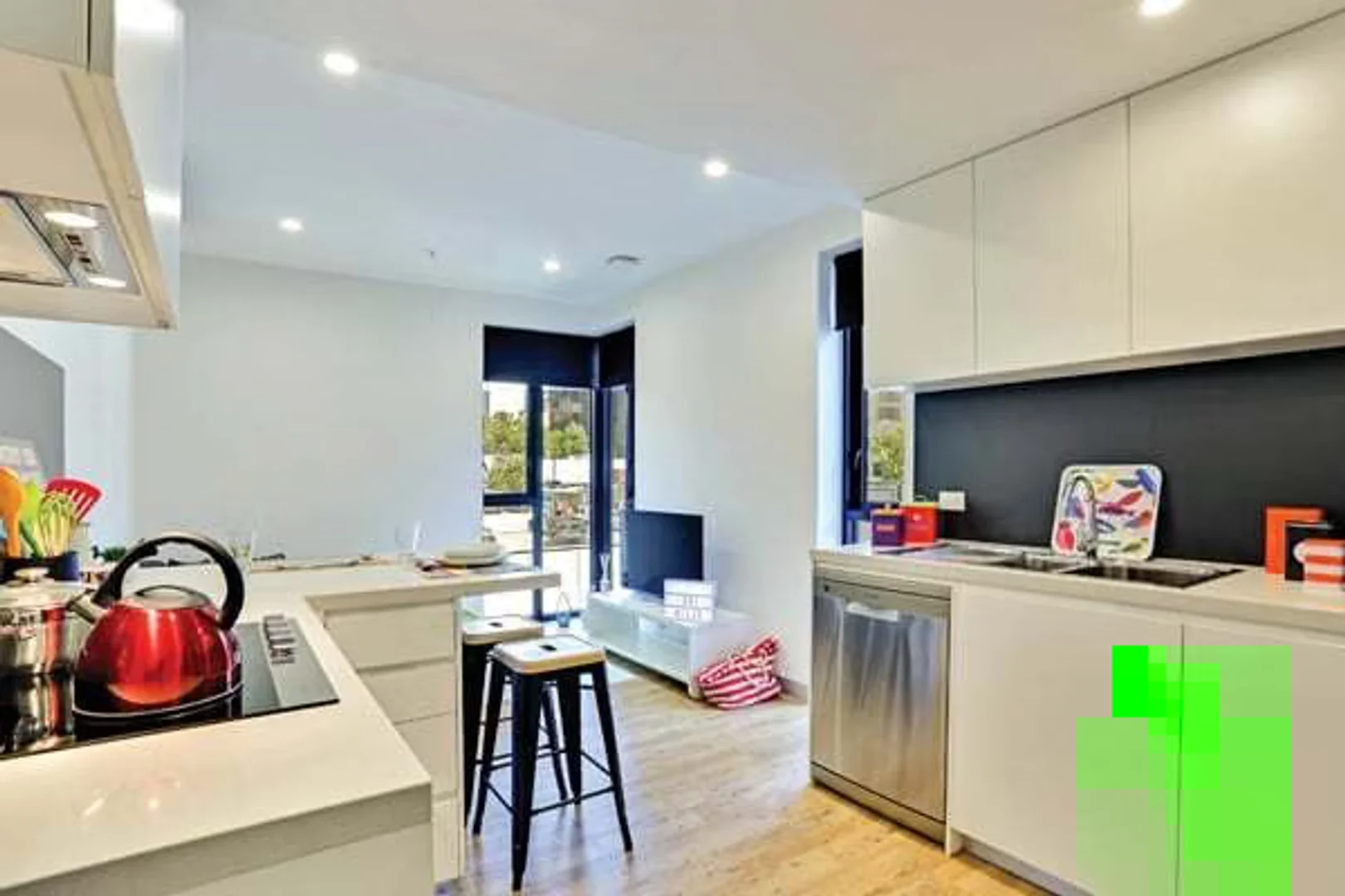 Economical student room with convenient location in 
