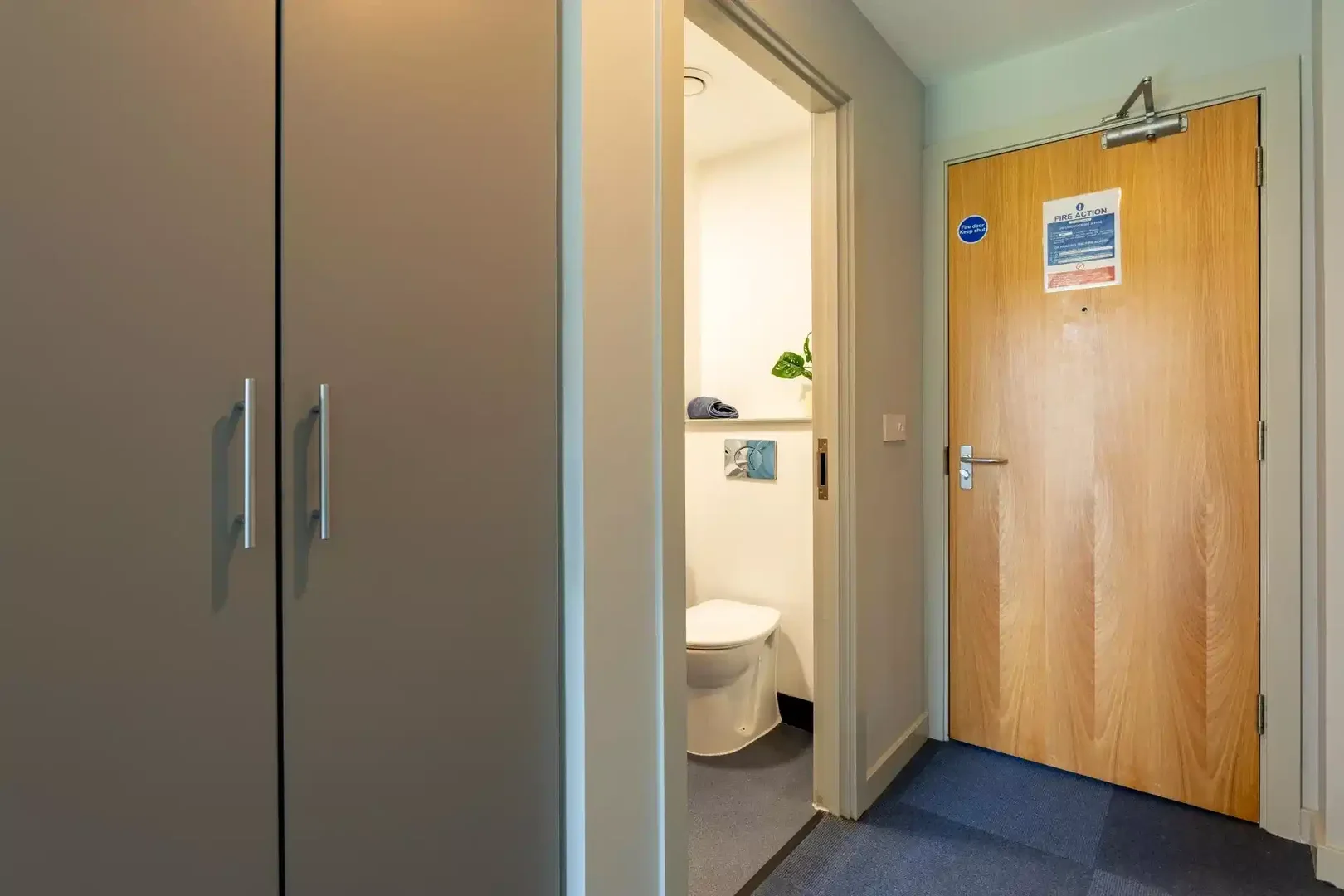 Habitación estudiantil económica cerca del campus en 