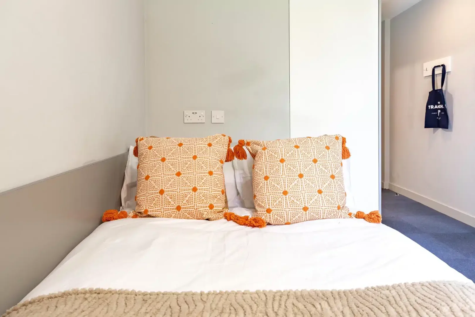 Habitación en apartamento estudiantil en alquiler en , completamente amueblado