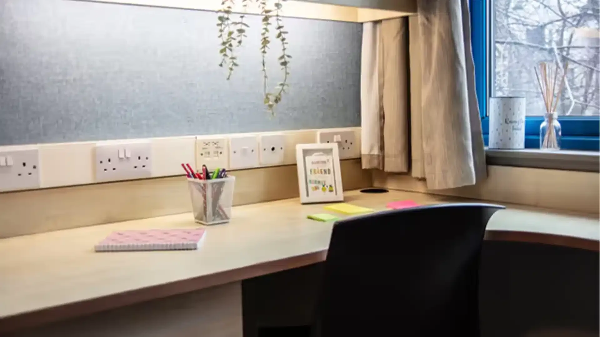 Chambre d'étudiant fonctionnelle parfaite pour étudier dans