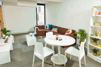 Habitación privada en Abercrombie Street, imagen 31 de 34