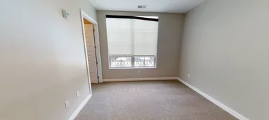 Privatzimmer in der East 2nd Avenue, bild 1 von 10