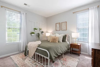 Private room at New Albany Road East, image 18 of 33