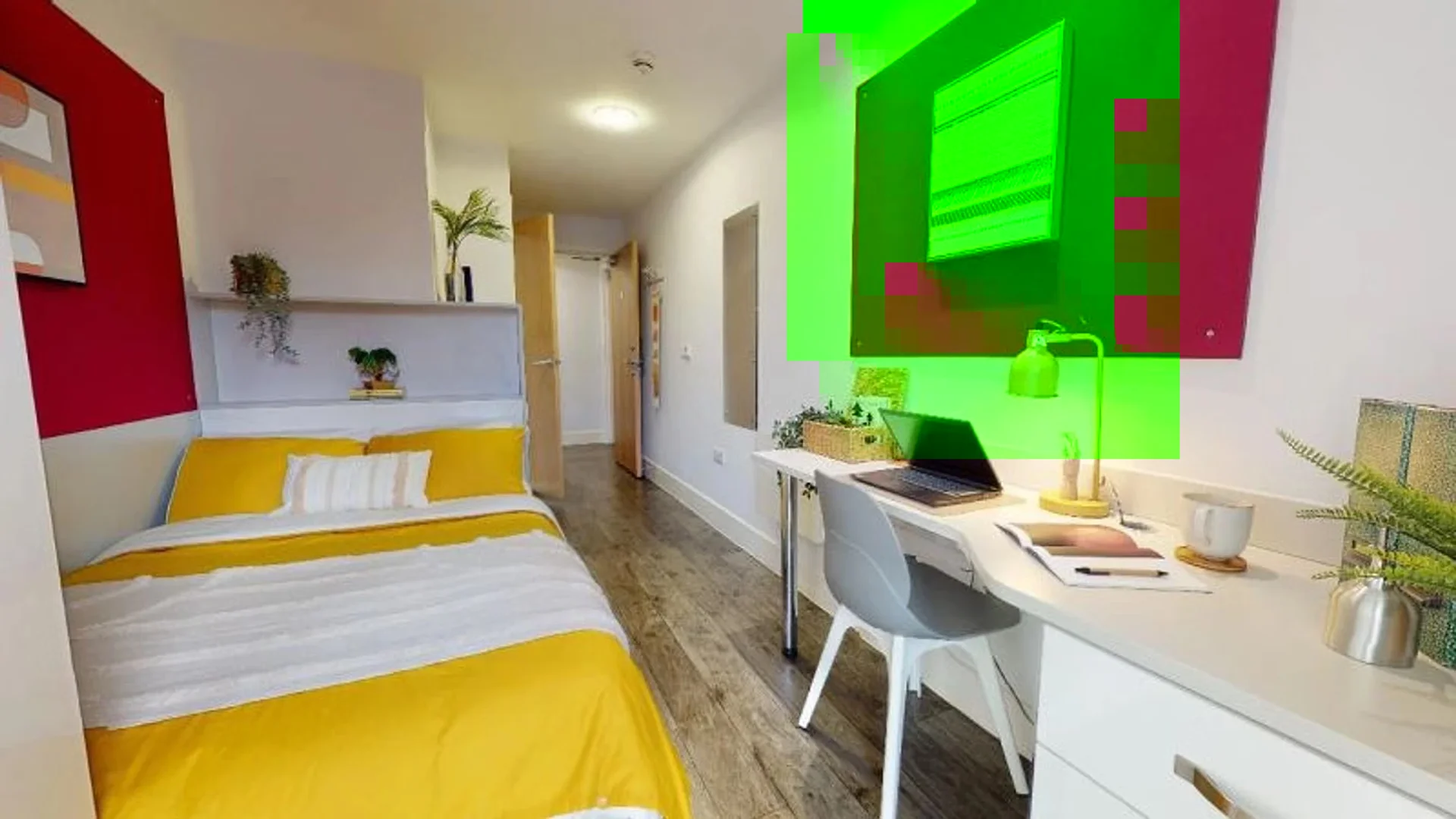 Bright and airy student room with easy university access in 