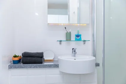 Quarto privado em Glossop Road, imagem 2 de 48