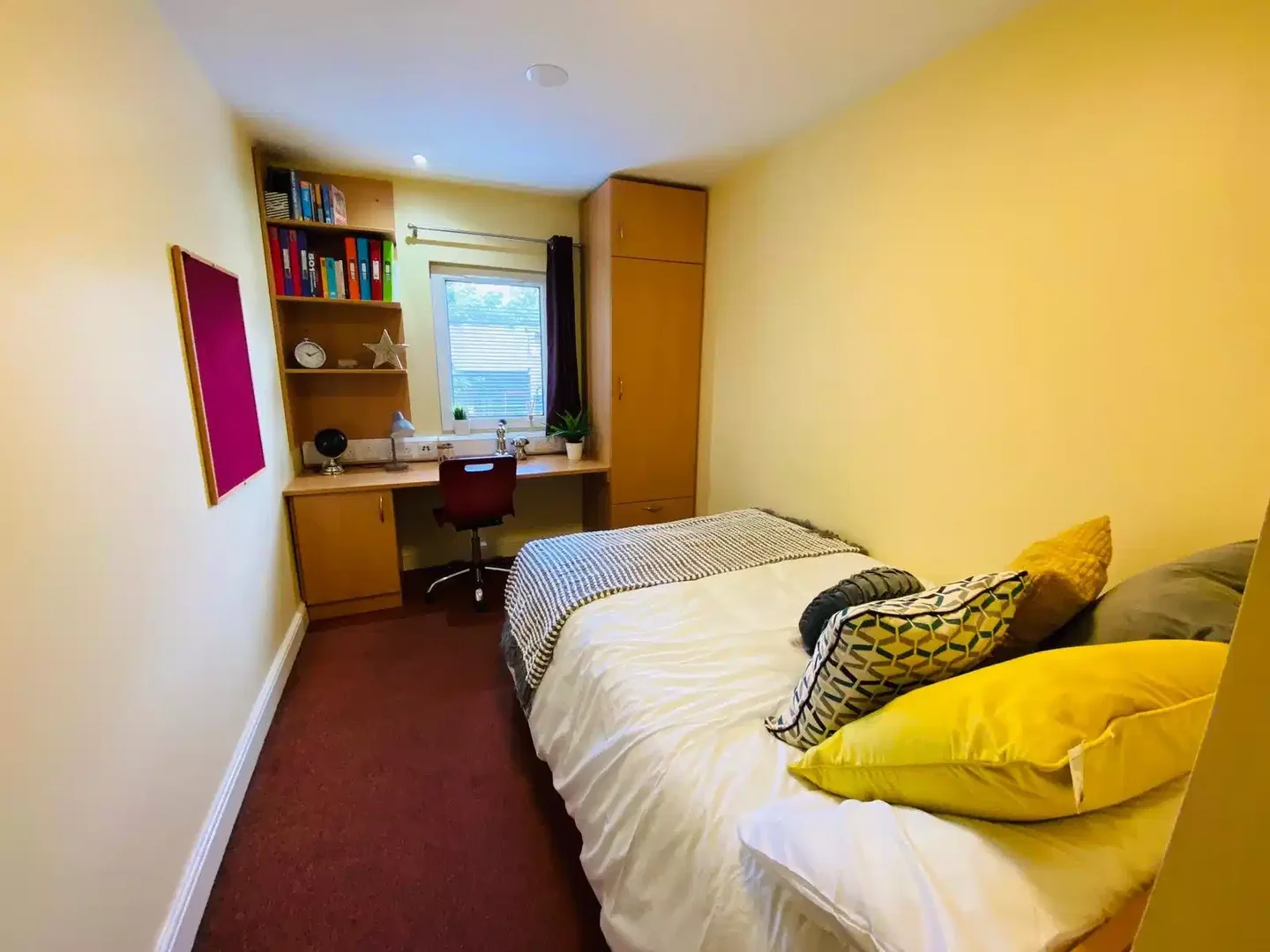 Quarto acolhedor para estudantes disponível em 