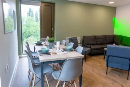 Quarto privado em Walnut Tree Close, imagem 7 de 45