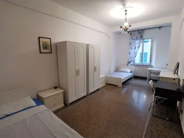 Zimmer mit Doppelbett zu vermieten genova