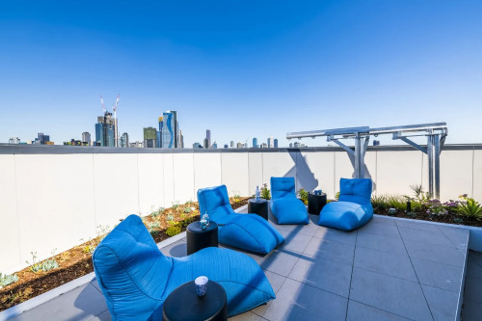 Öğrenciler için rahat oda  bölgesinde mevcut