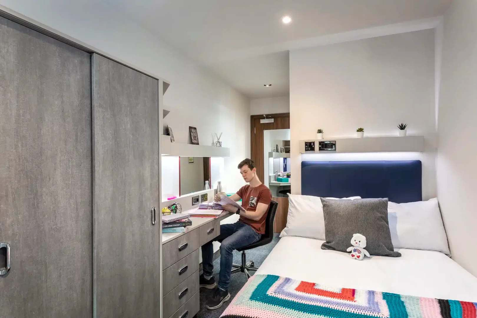 Affordable room for students with ample lighting in 
