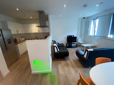 Private room at London Road, image 11 of 34