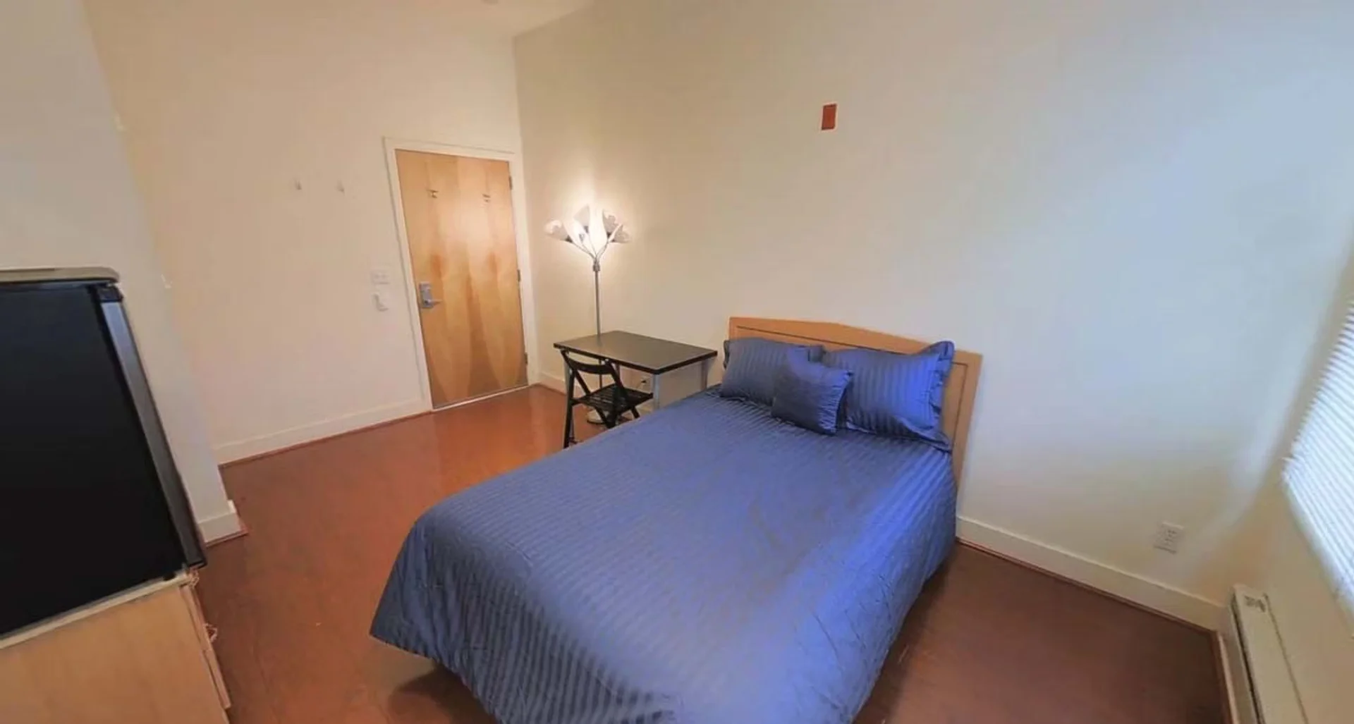 Habitación en apartamento estudiantil en alquiler en , completamente amueblado