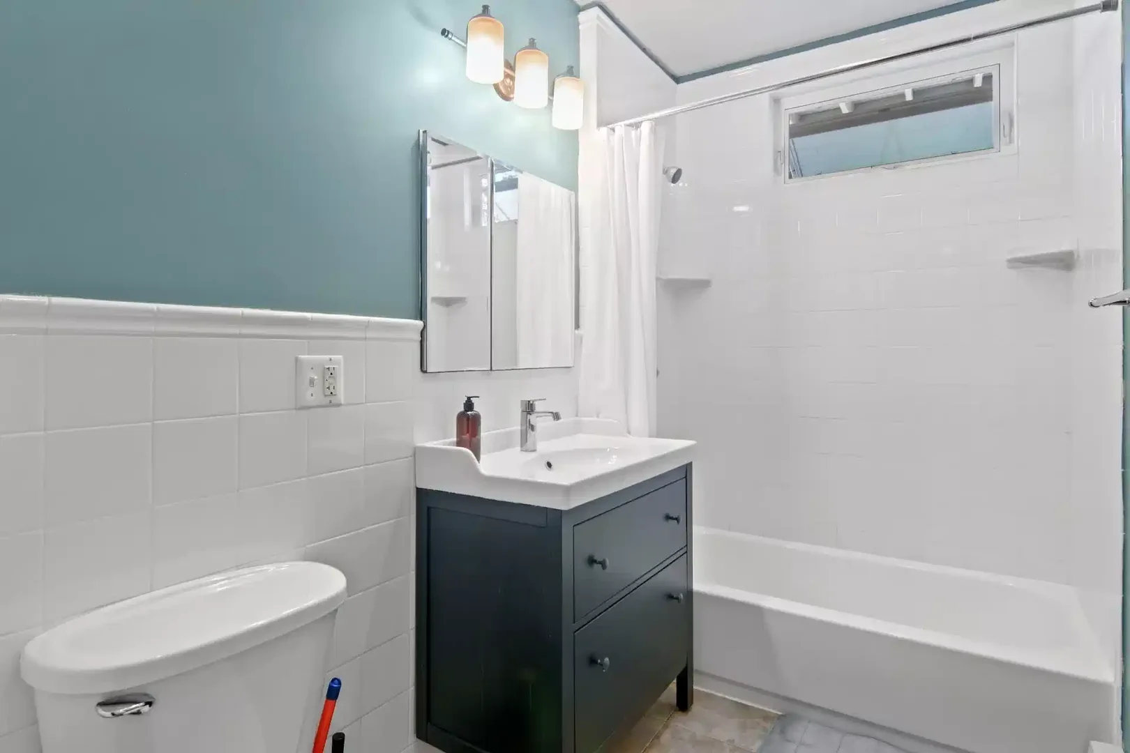Comfortable and spacious student room in