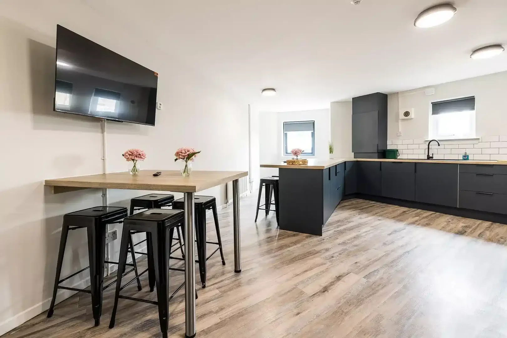 Chambre confortable pour étudiants disponible dans 