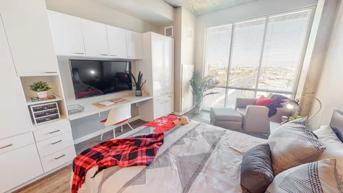Quarto privado em South Maryland Parkway, imagem 1 de 10