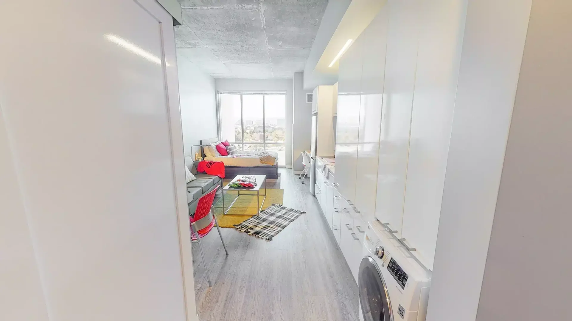 Compact studio apartment ideal for students in 