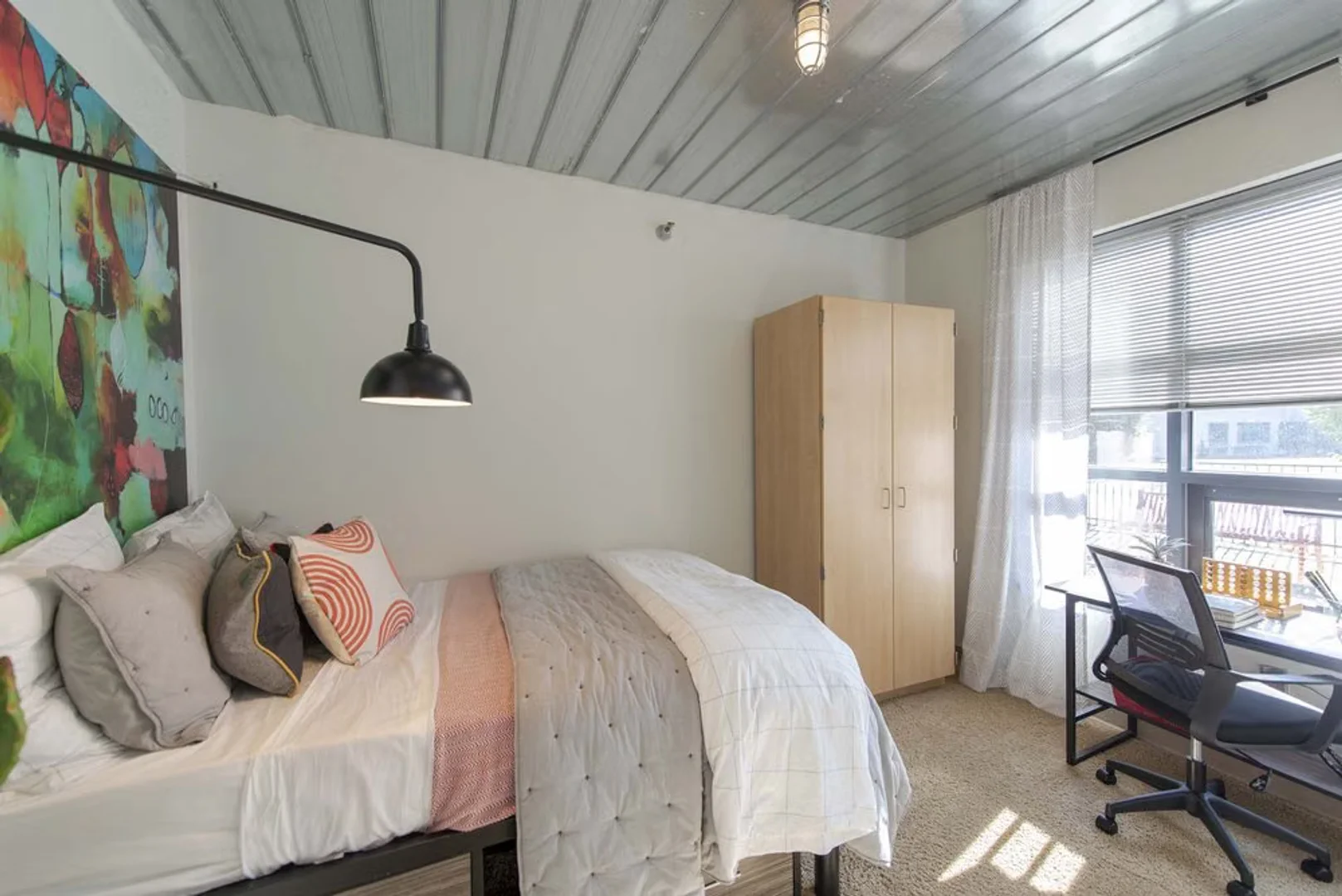 Niedrogi apartament typu studio z niezbędnymi funkcjami w 