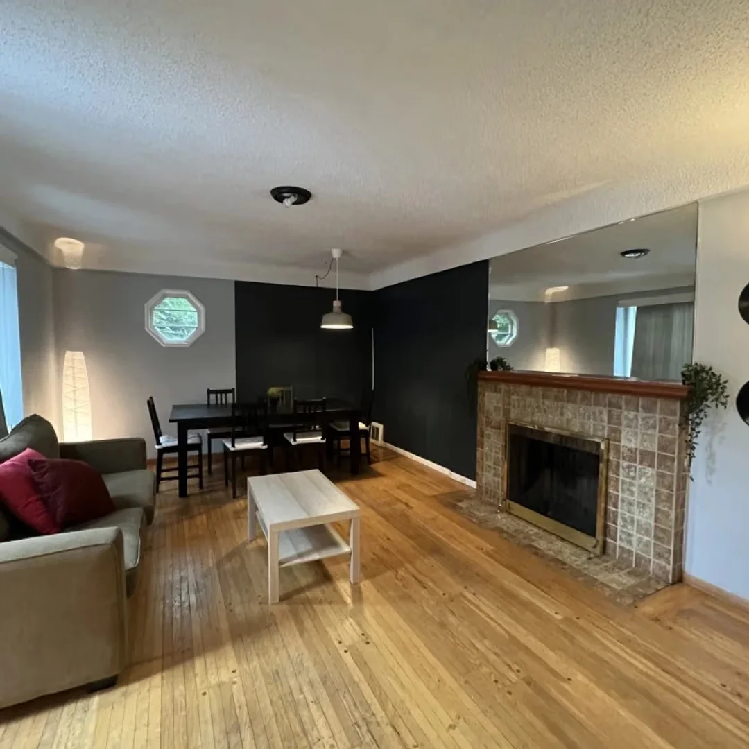 Cozy room for students available in