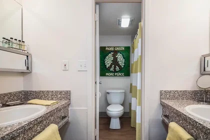 Chambre privée à Southwest 3rd Avenue, image 2 de 23