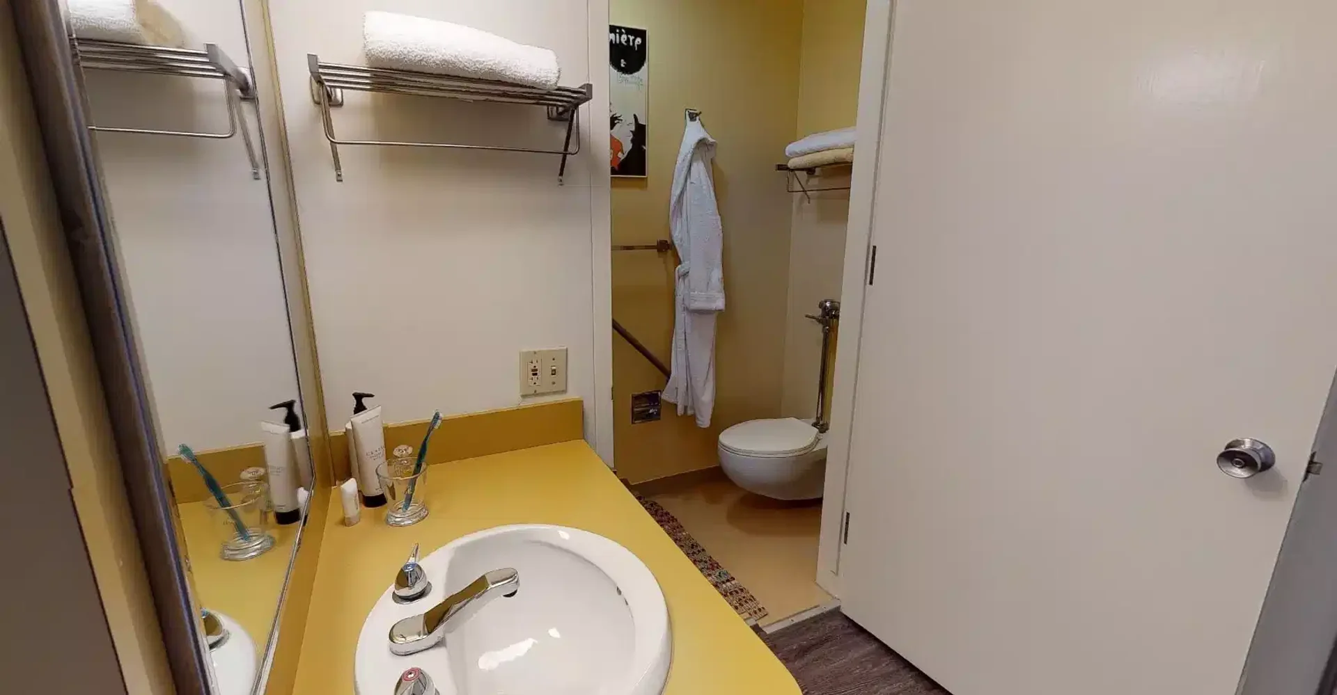 Zimmer in Studentenwohnung in  zu vermieten, voll möbliert