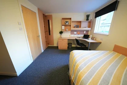 Quarto privado em Hawkhill, imagem 3 de 25