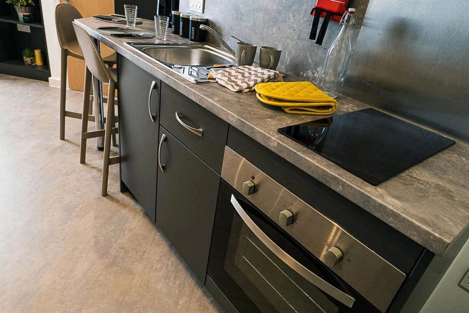 Erschwingliche Studiowohnung mit wesentlicher Ausstattung in 