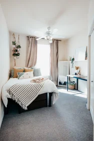 Private room at Benge Drive, image 2 of 26