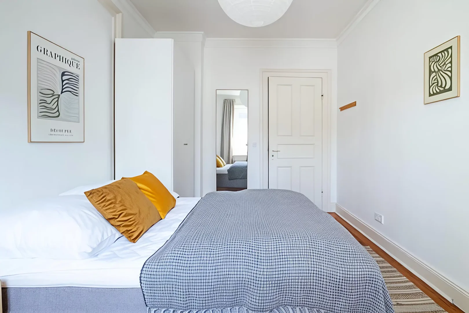 'de öğrenci dairesinde, tamamen mobilyalı kiralık oda