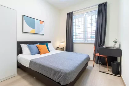 Chambre privée à Sims Avenue East, image 1 de 10