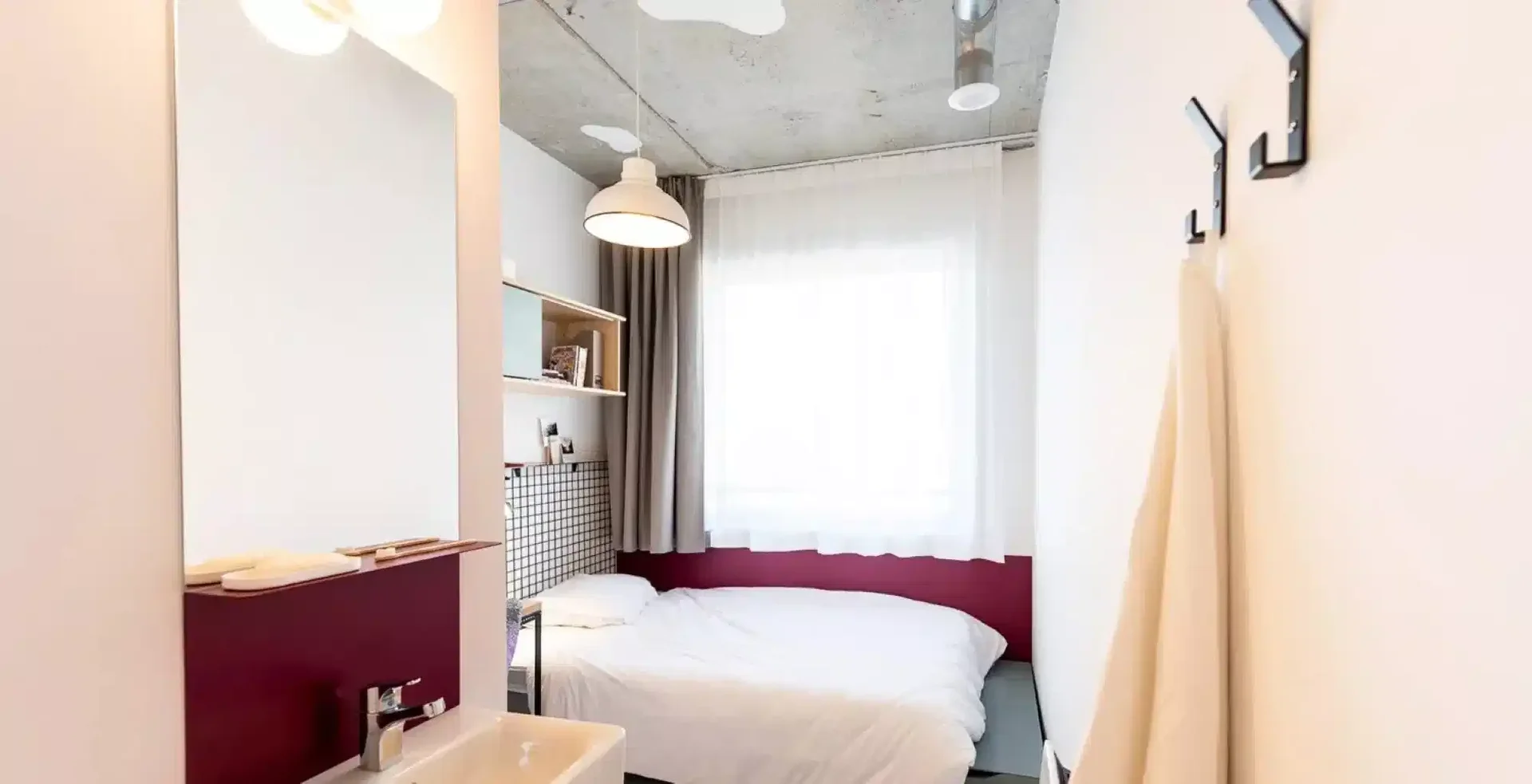 Quarto de estudante económico perto do campus em 