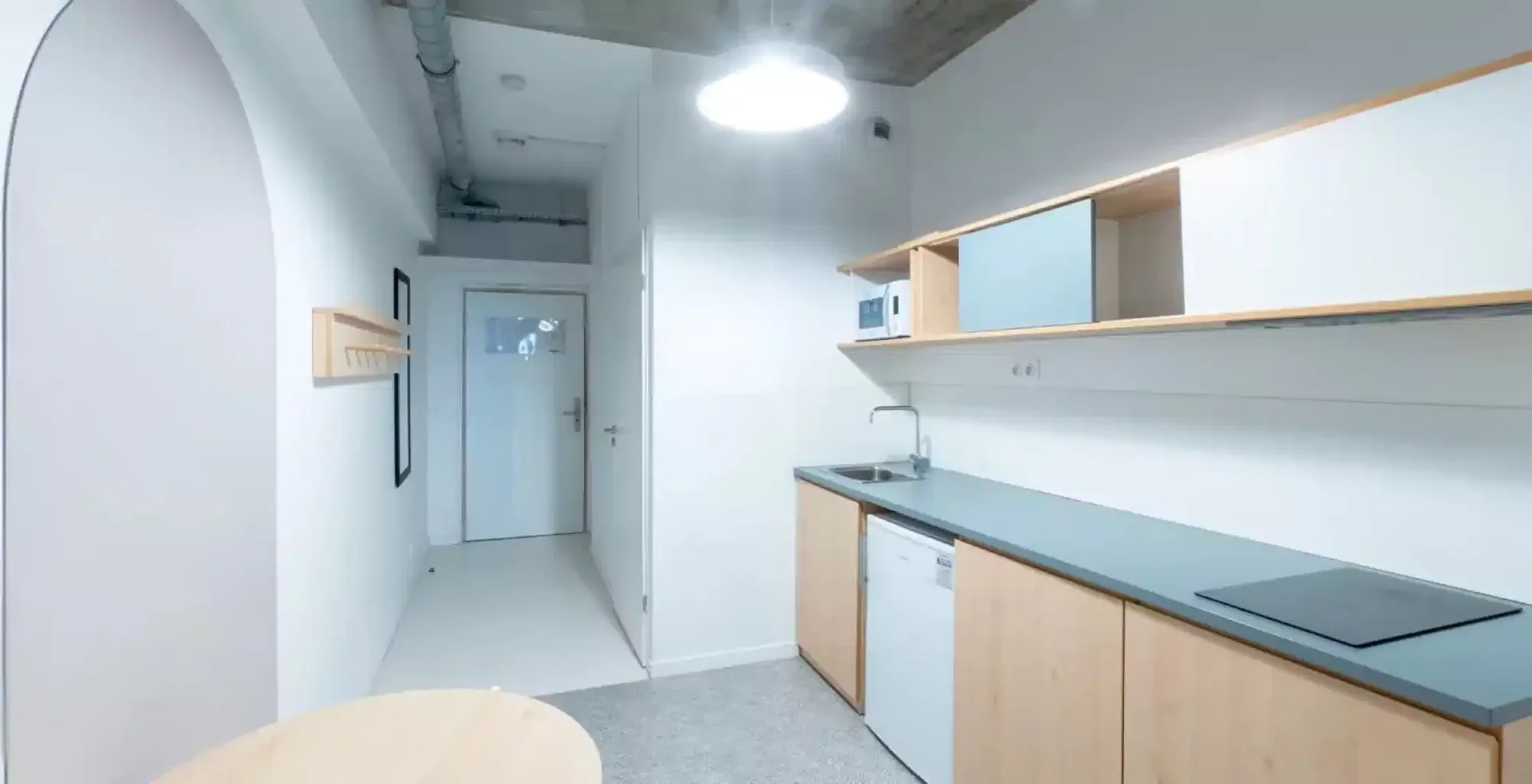 Funktionelles Studentenzimmer perfekt zum Studieren in 