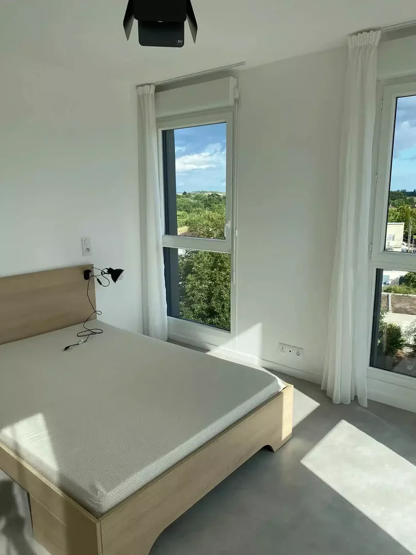 Room for rent in student apartment in , fully furnished