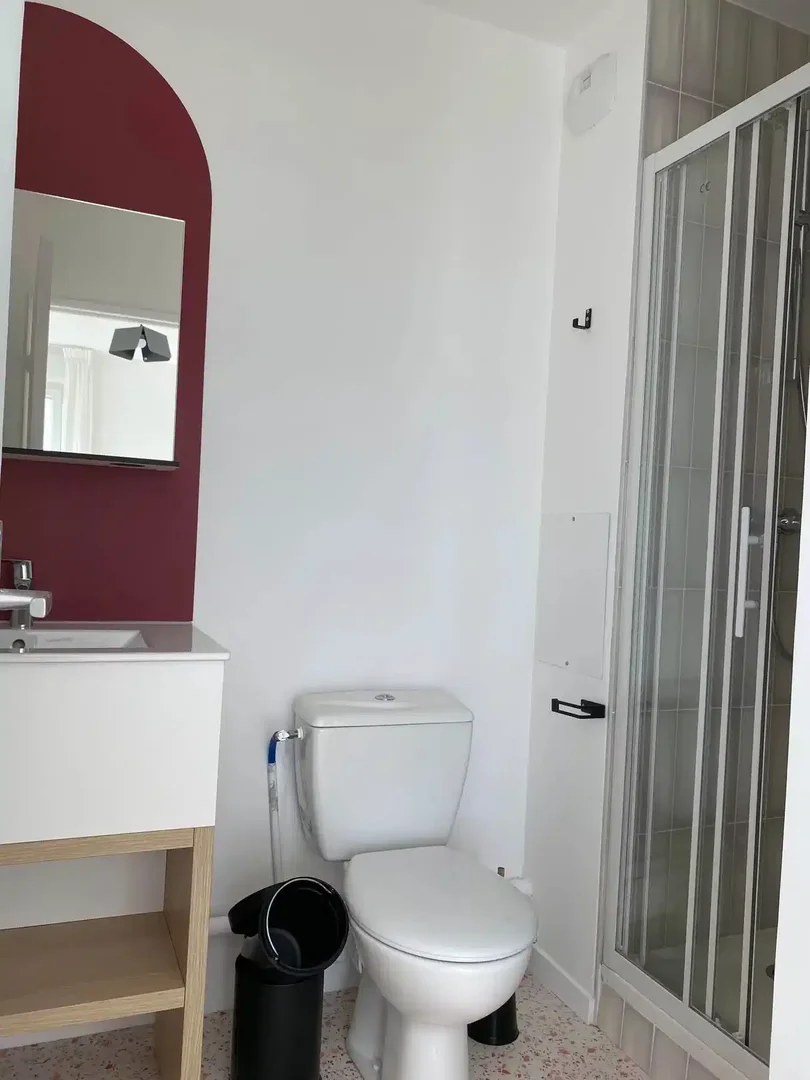 Budget-friendly student room close to campus in 