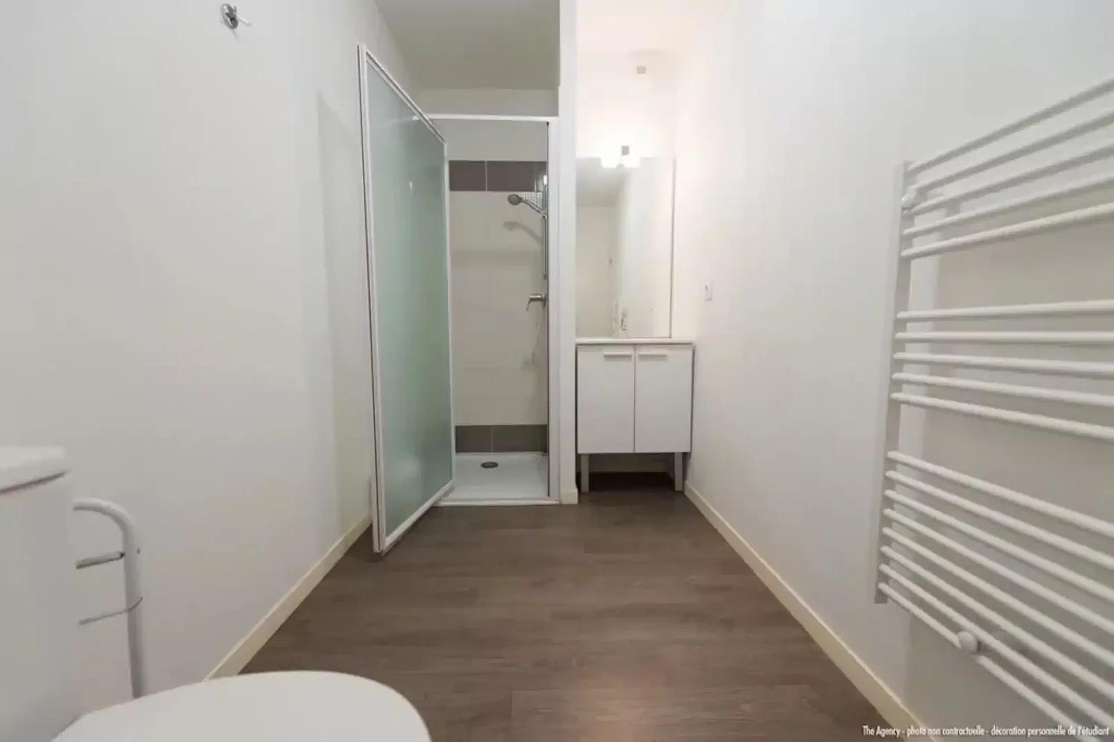  bölgesindeki öğrenciler için ideal kompakt stüdyo daire