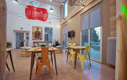 Private room at Rue de la Girafe, image 6 of 20