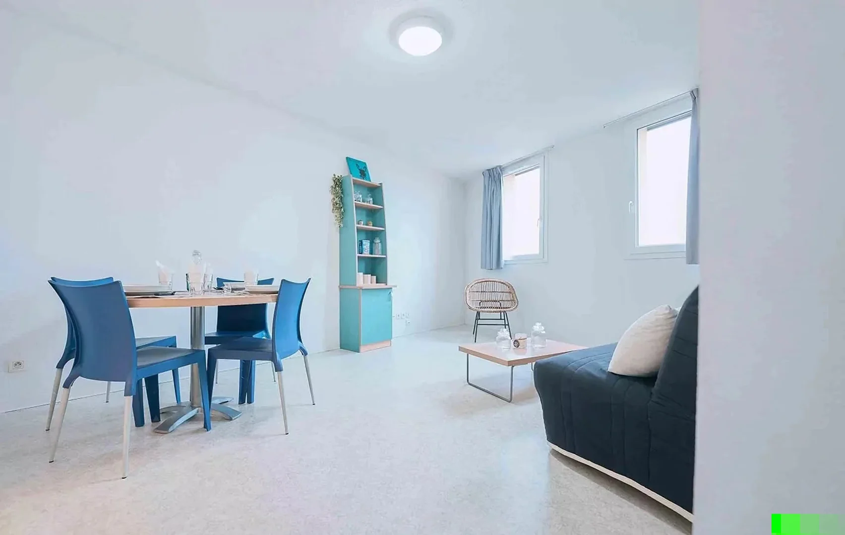 Chambre d'étudiant économique avec emplacement pratique dans 
