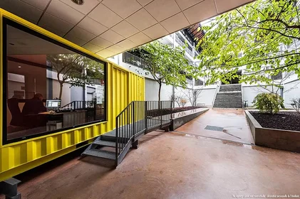 Studio at Rue Bechevelin, image 12 of 17