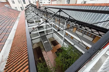 Studio at Rue Bechevelin, image 13 of 17