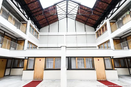 Studio at Rue Bechevelin, image 16 of 17