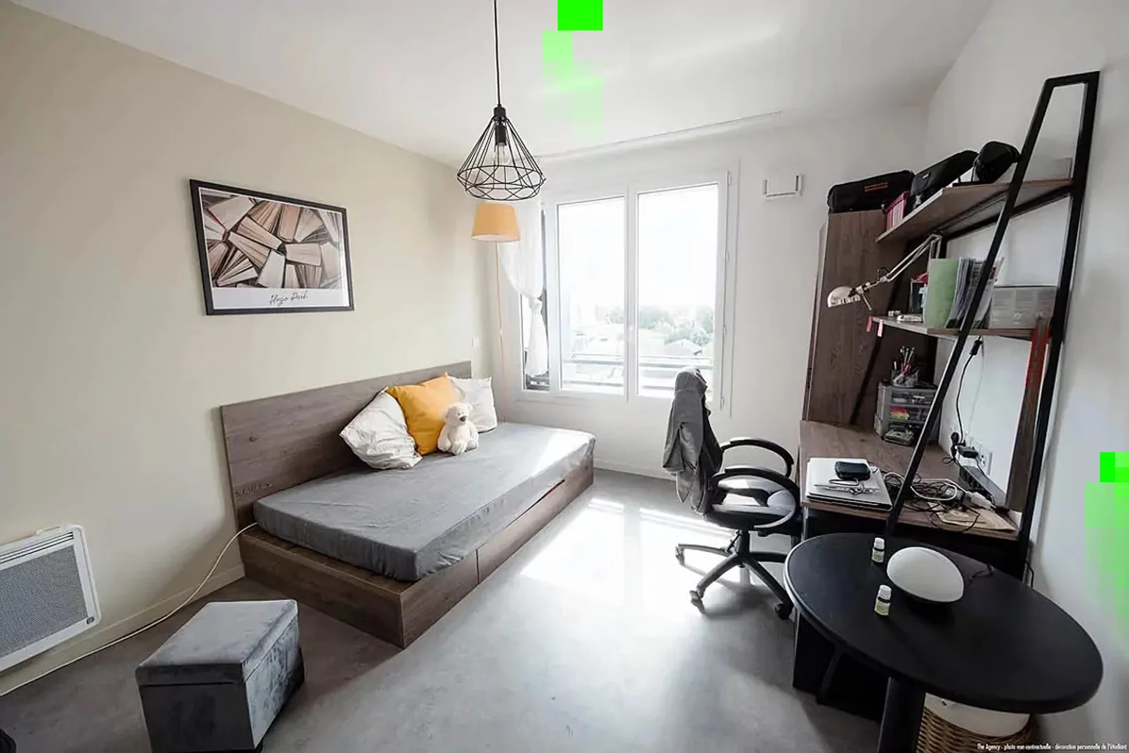 Chambre abordable pour les étudiants avec un bon éclairage dans 