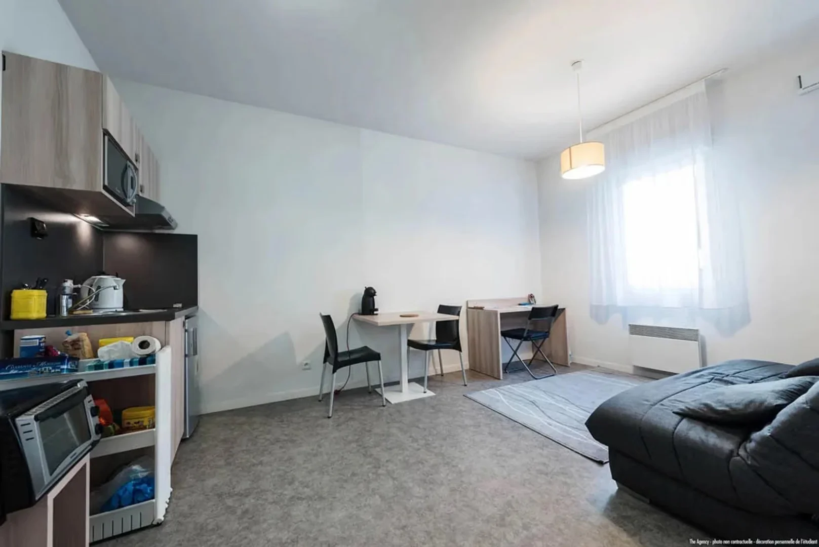 Habitación en apartamento estudiantil en alquiler en , completamente amueblado