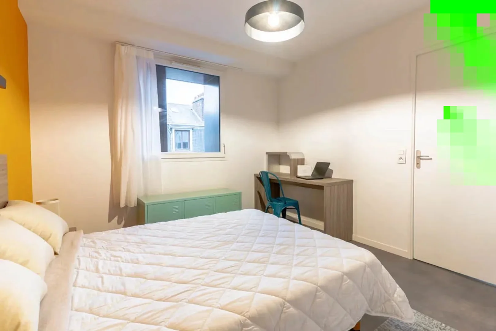 Chambre conviviale pour les étudiants dans  avec des équipements modernes