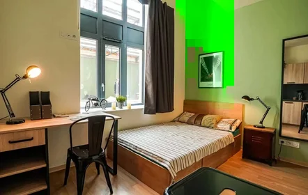 Studio à Rue de la Corre, image 1 de 17