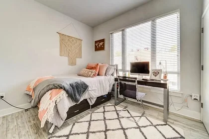 Habitación privada en Hillsborough Street, imagen 7 de 24