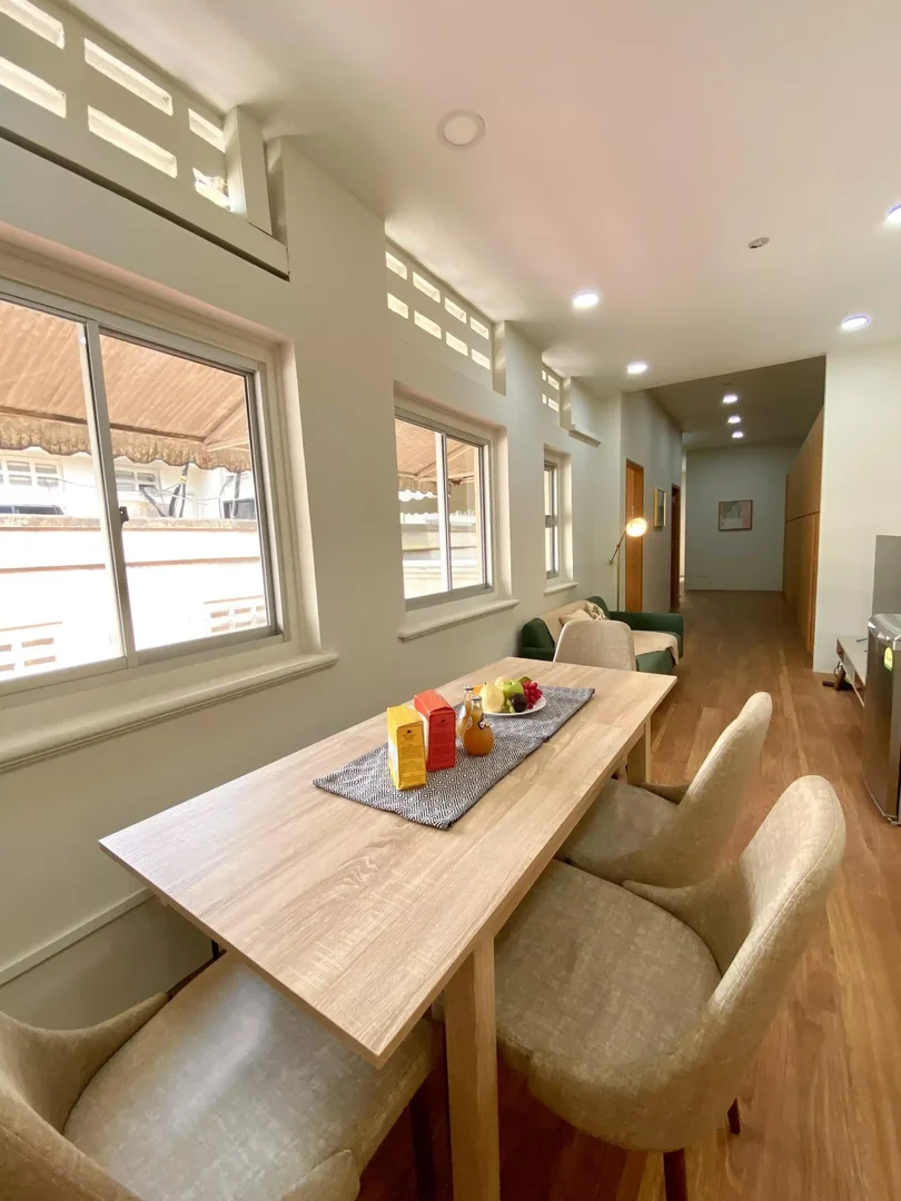 Habitación para estudiantes en  con área de estudio y facilidades compartidas