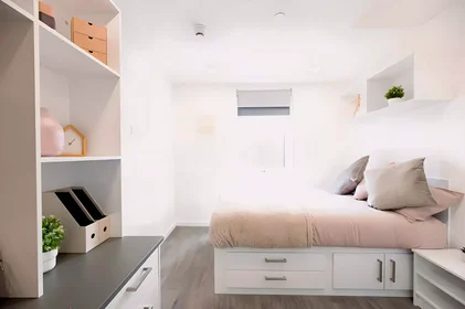 Privatzimmer in der Winnall Close, bild 5 von 38
