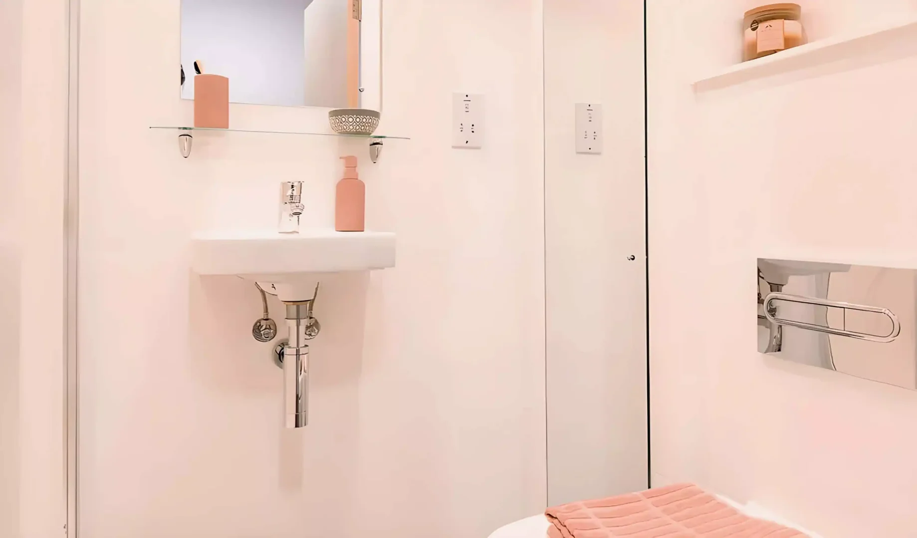Habitación estudiantil funcional perfecta para estudiar en