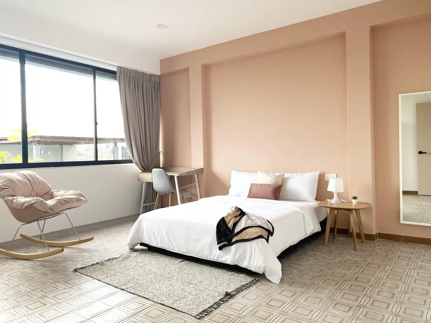 Habitación estudiantil amplia y cómoda en 