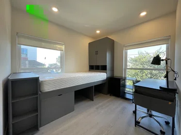 Chambre privée à West 37th Street, image 1 de 10