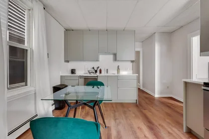 Quarto privado em 02125, imagem 2 de 49